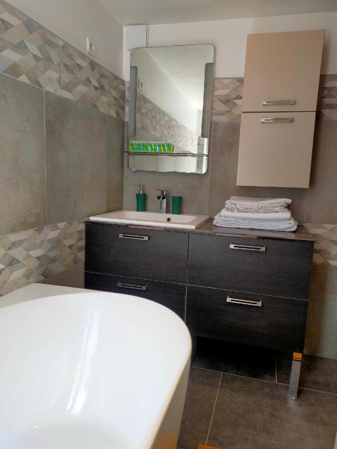 Le 32 Holiday home